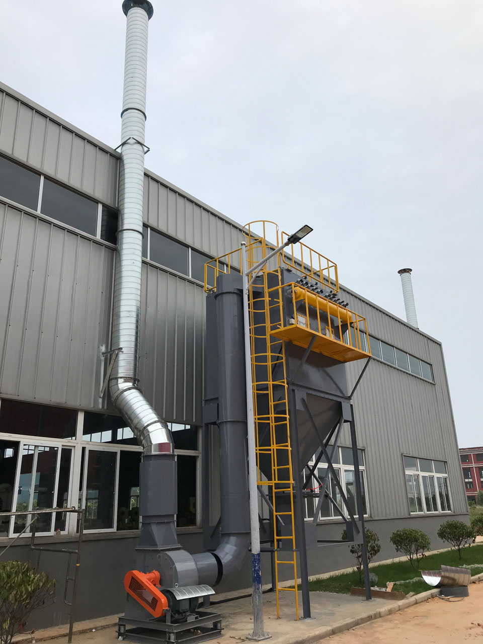 脉冲布袋式除���器